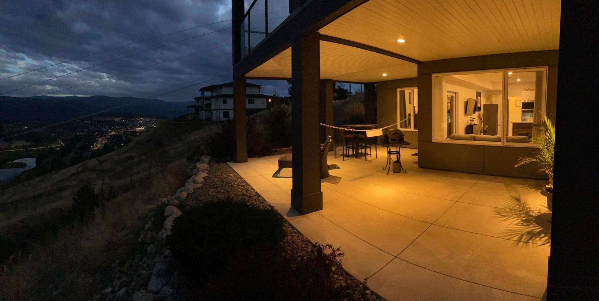 Beautiful Suite On Golf Course ケロウナ エクステリア 写真